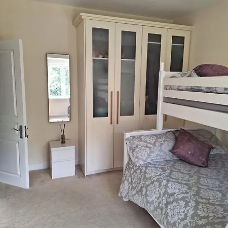 Quiet , Bright And Spacious Room * Malahide