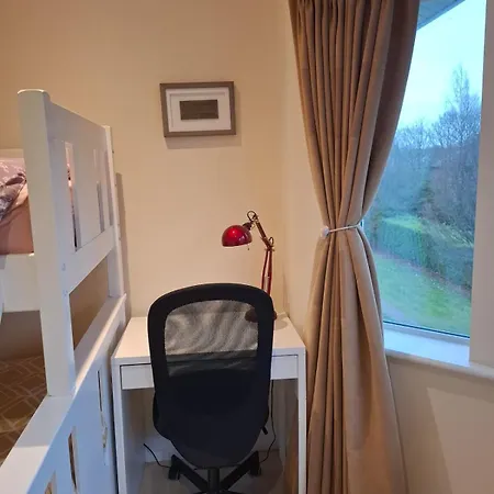 Quiet , Bright And Spacious Room * Malahide